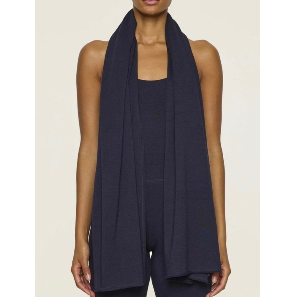 Bleusalt Scarf The Signature Wrap Minimalist  Black Lightweight Luxury Travel OS